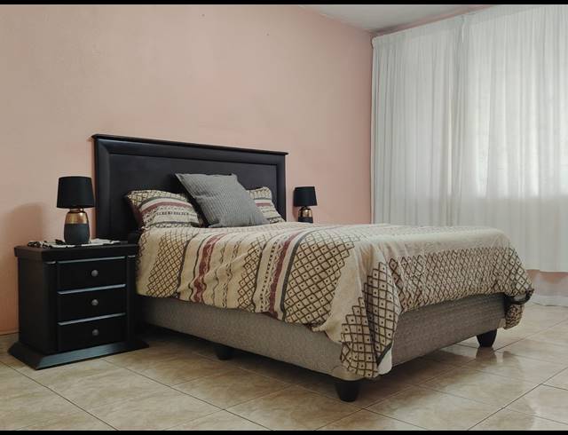 2 BEDROOM APARTMENT FOR SALE IN HALFWAY HOUSE